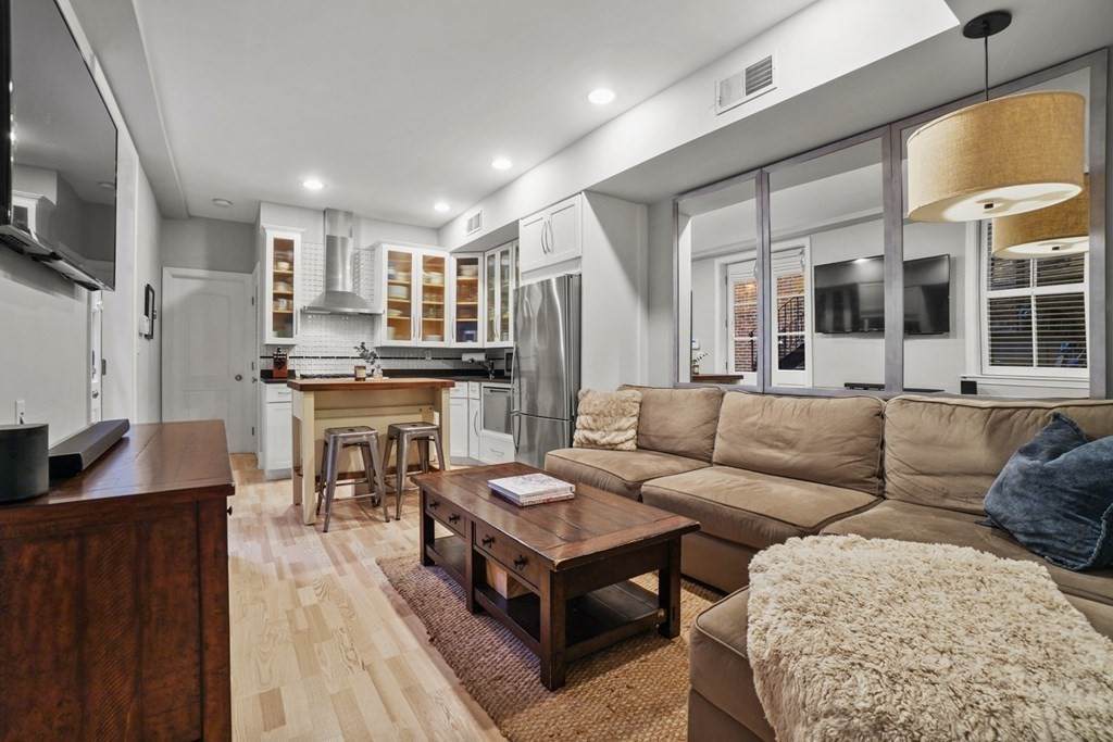 12 Bond Street - Photo 1