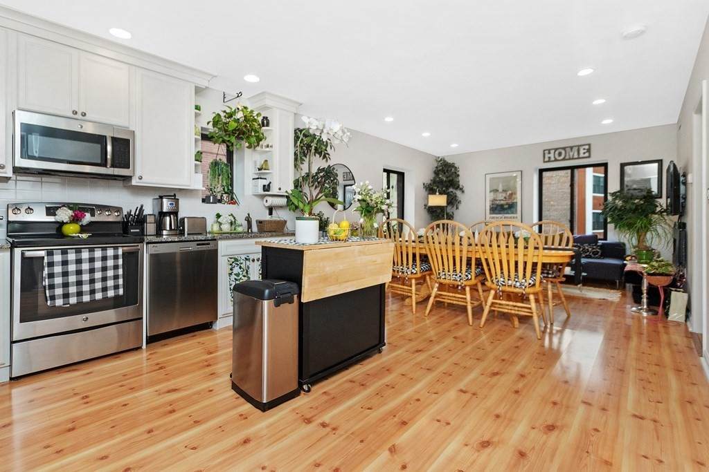 90 Salem Street - Photo 1