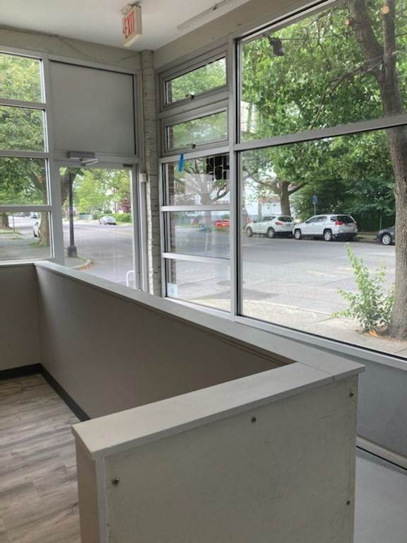 464 Brock - Photo 1