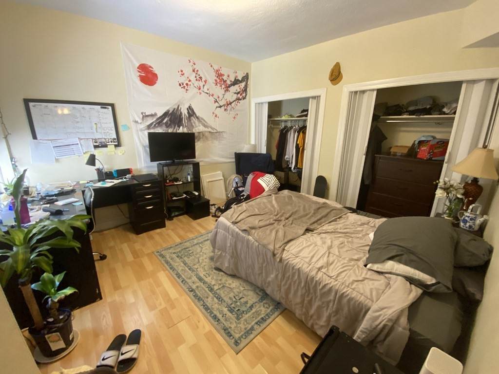 1862 Beacon St - Photo 1