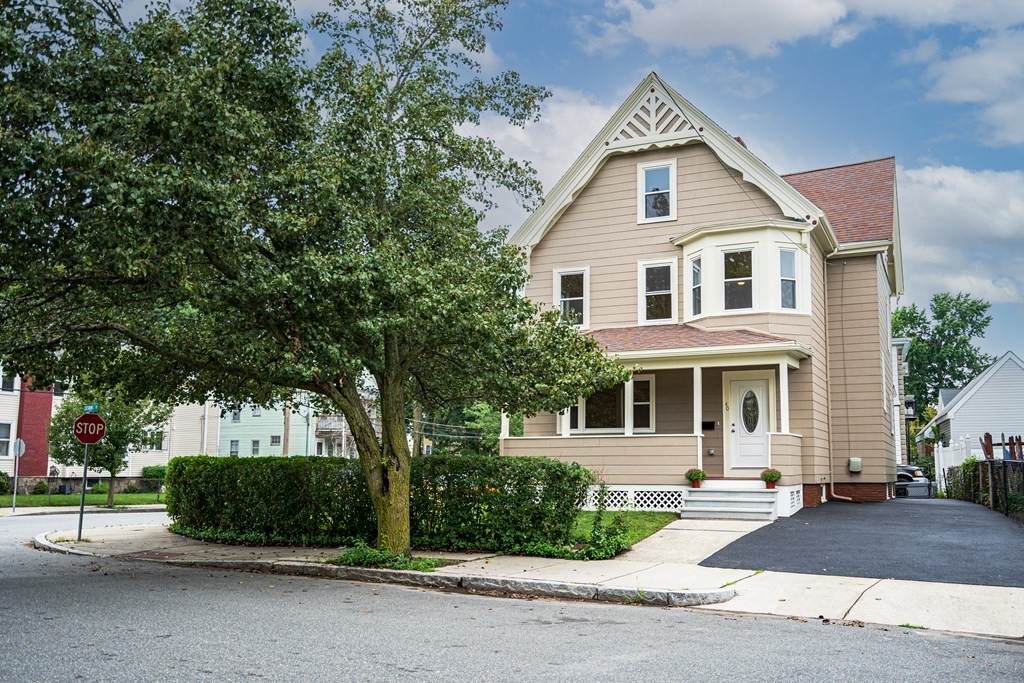 40 Cushing St - Photo 1
