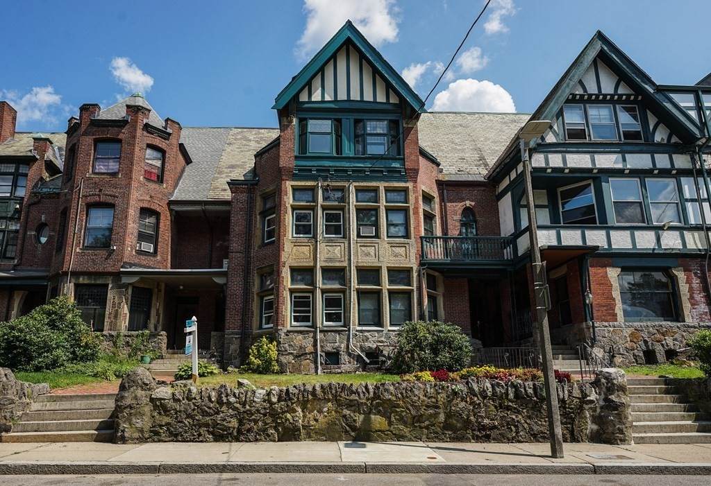 80 Harold St - Photo 1