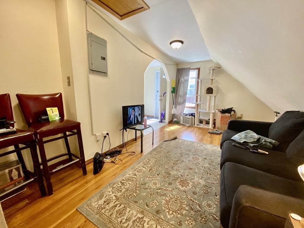 3142 Washington - Photo 1