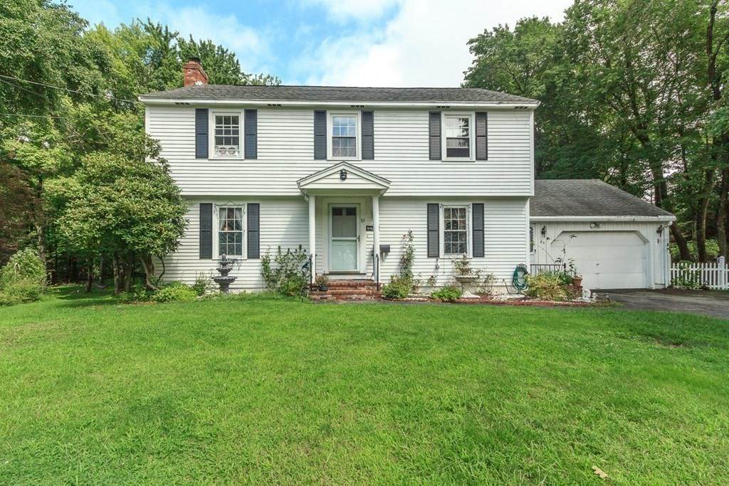 83 Surrey Dr - Photo 1