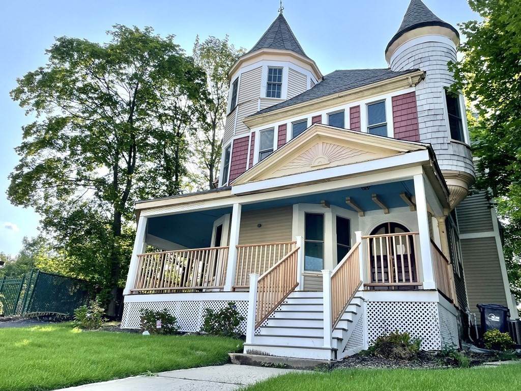 175 Humboldt Ave - Photo 1