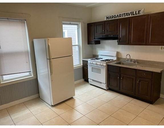 28 Litchfield - Photo 1