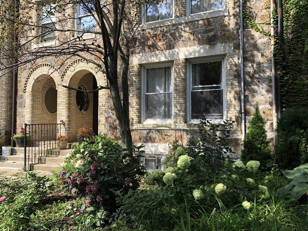 318 Tappan - Photo 1