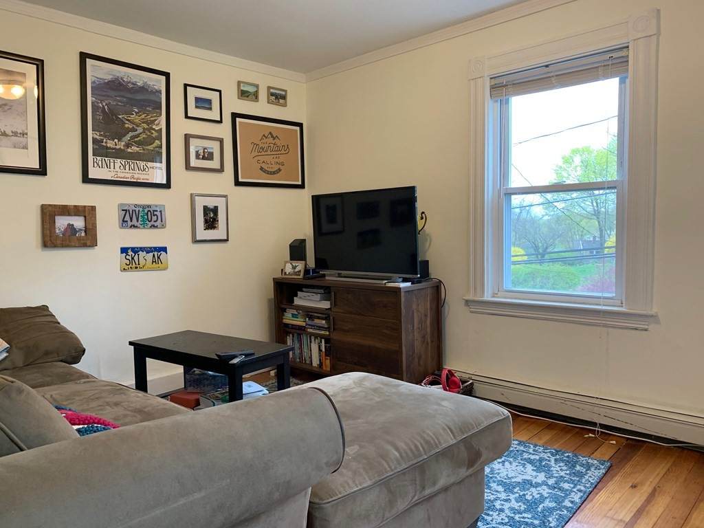 133 Brattle St - Photo 1