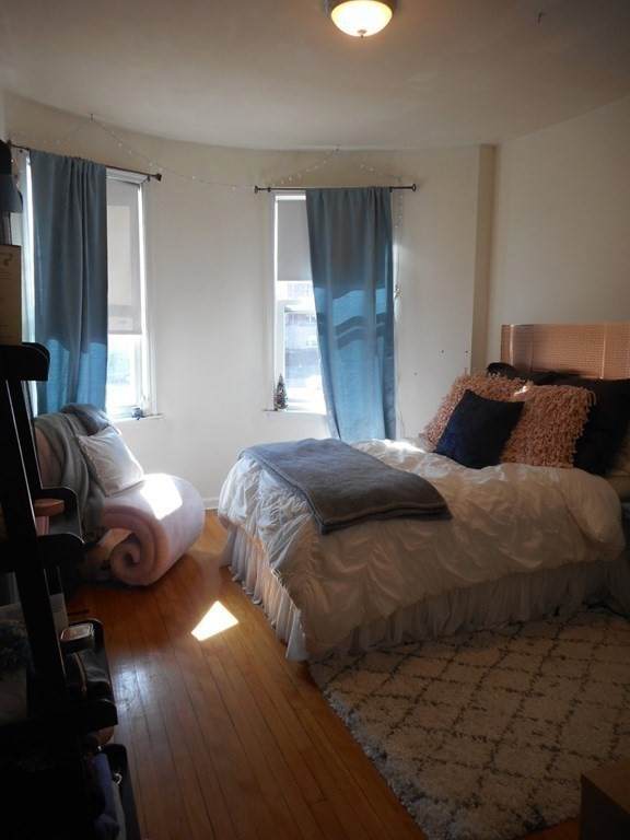 1371 Commonwealth Ave - Photo 1