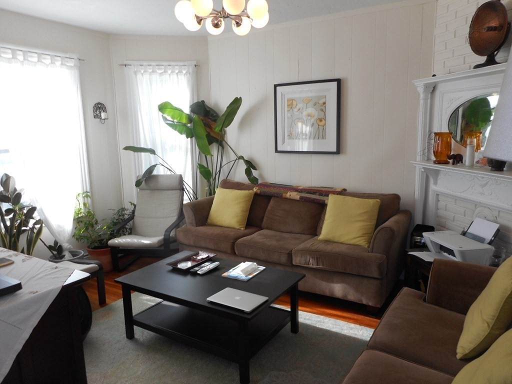 5 Moseley - Photo 1