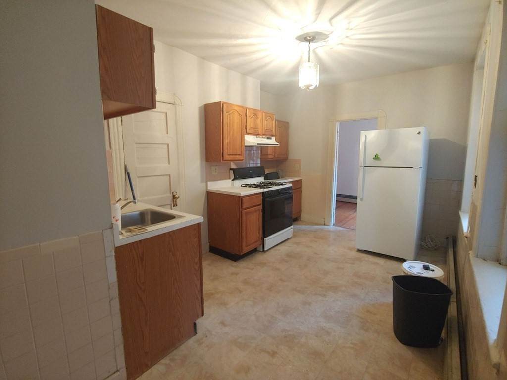 73 Phillips St - Photo 1