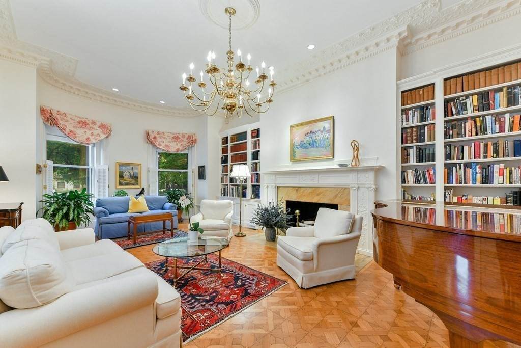 40 Hereford Street - Photo 1