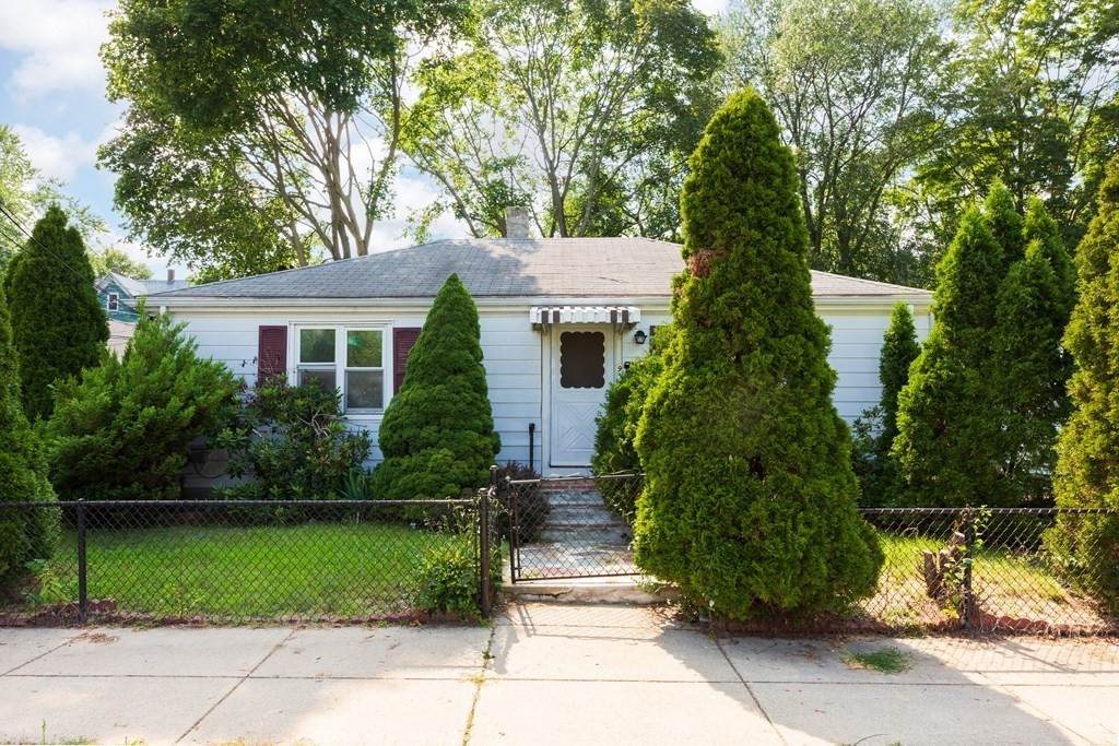 109 Lewiston St - Photo 1