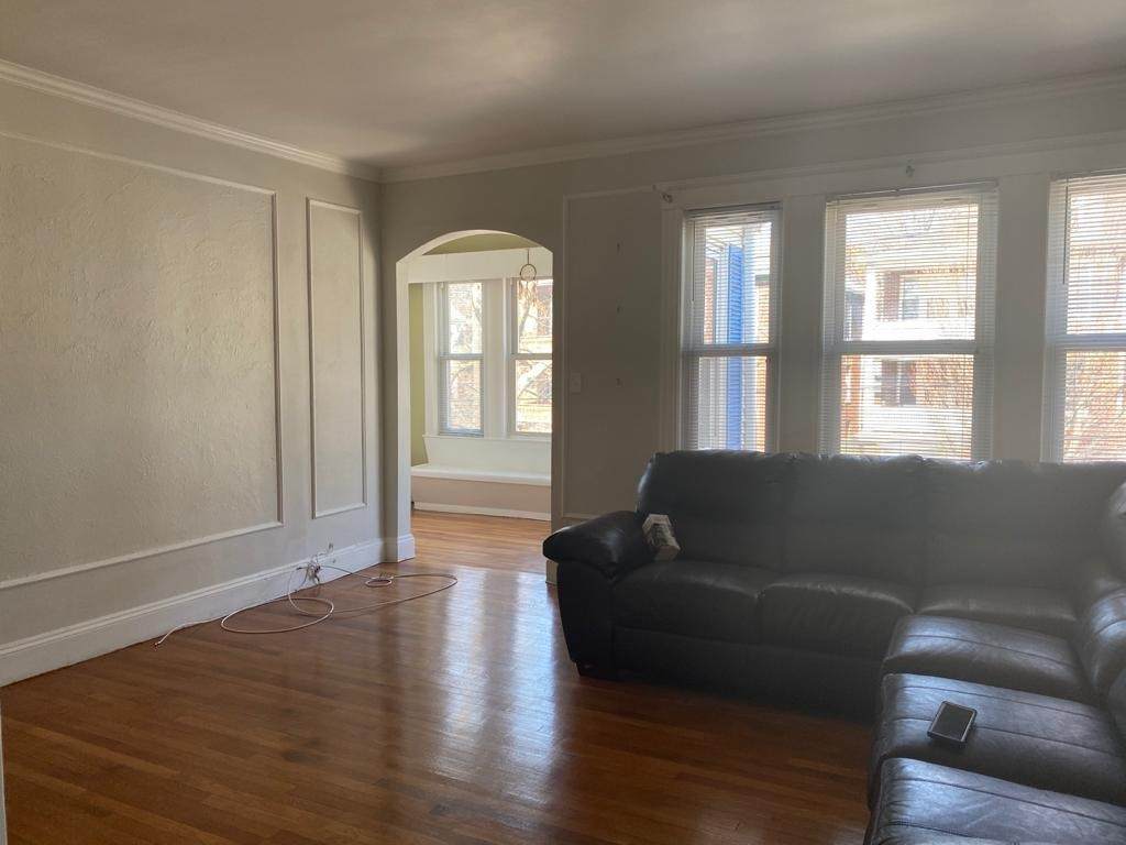 112 Hazelton St - Photo 1