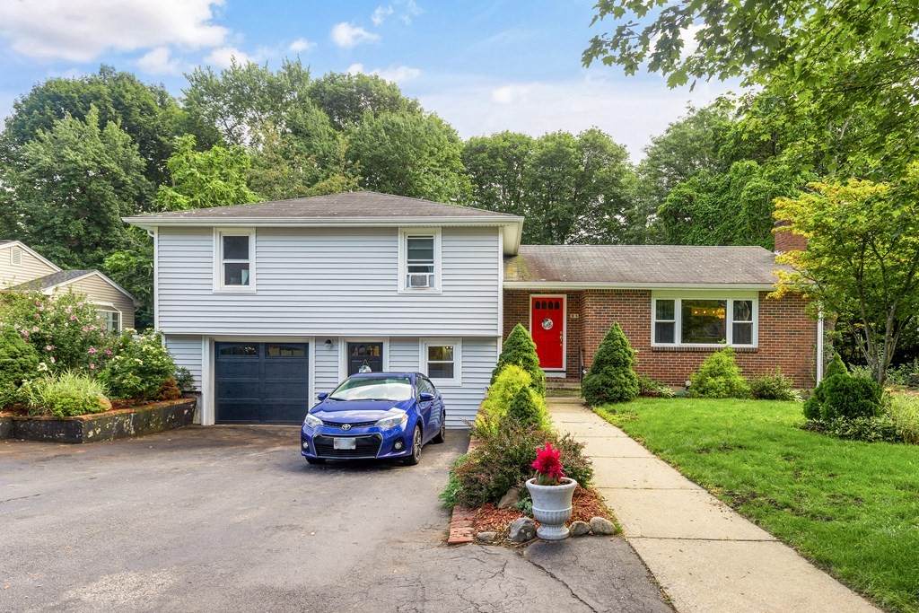 98 Hathaway Circle - Photo 1