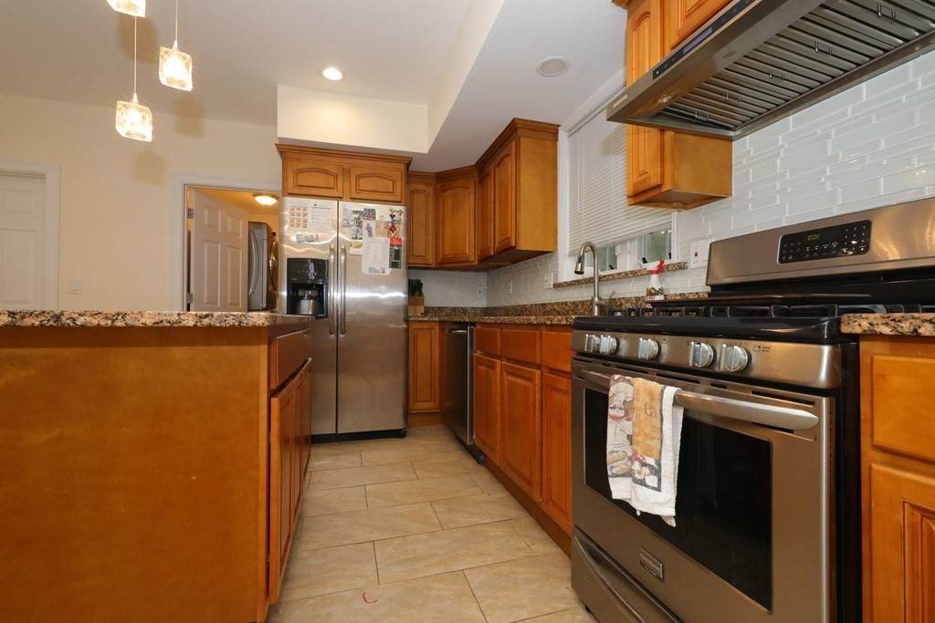 13 Melville Ave - Photo 1