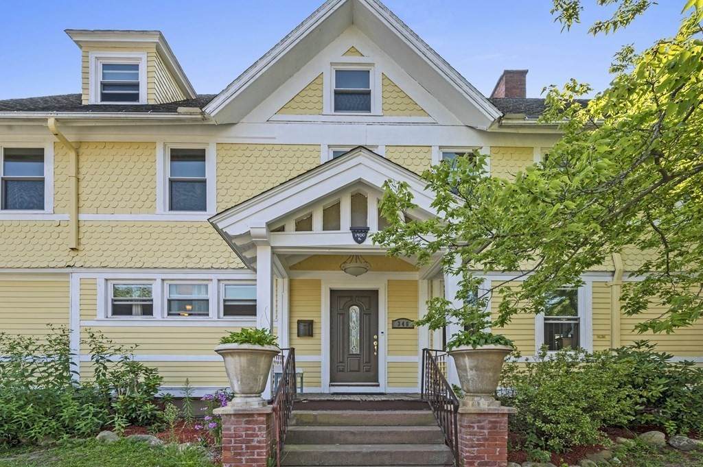 346 Maple - Photo 1