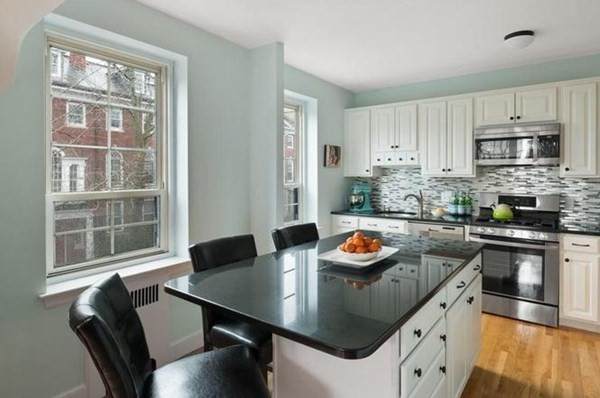 343 Tappan - Photo 1
