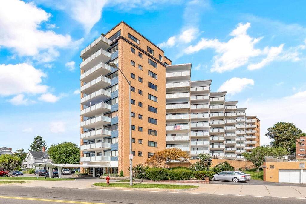 300 Lynn Shore Dr - Photo 1