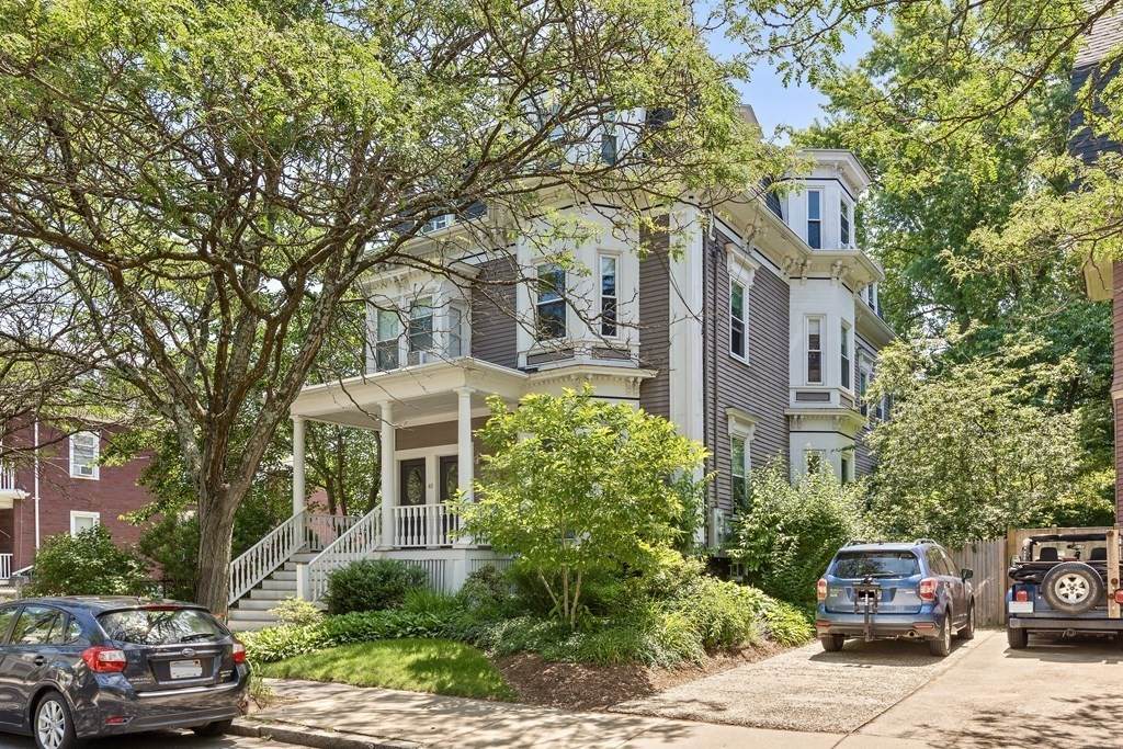 40 Russell St - Photo 1