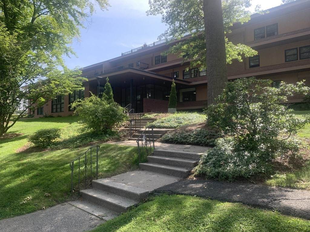 26 Crescent St - Photo 1