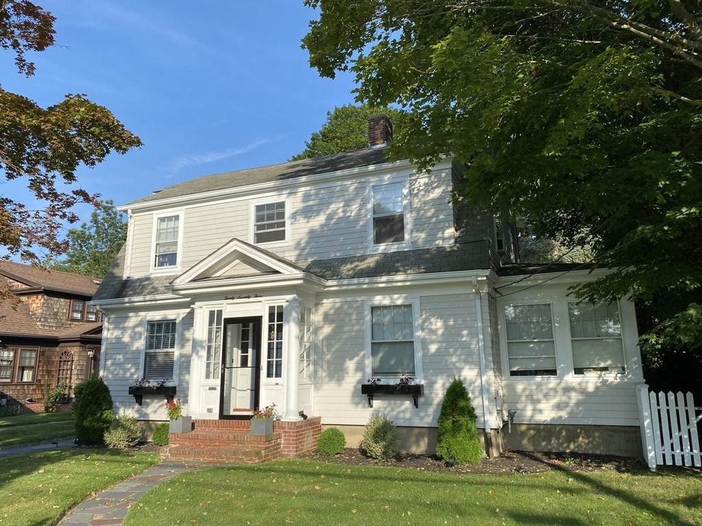2073 Highland Ave - Photo 1