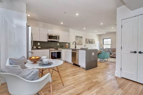4 Everett Place - Photo 1