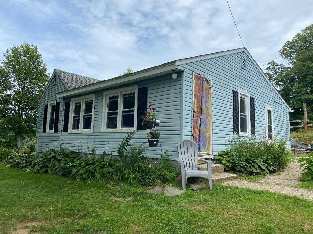 321 Northwest Rd - Photo 1