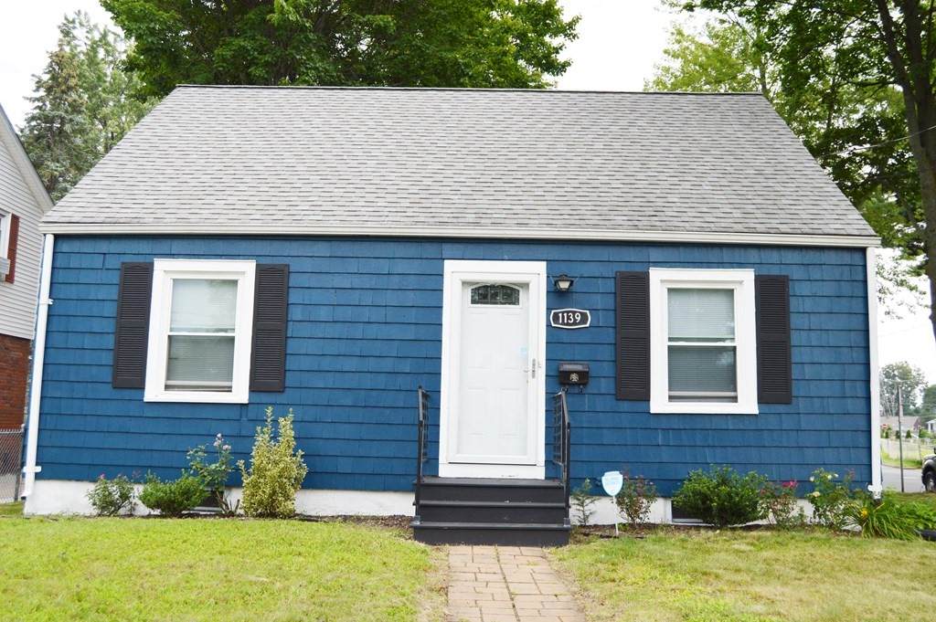 1139 Saint James Ave - Photo 1