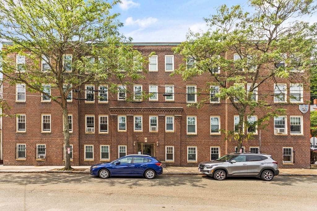 77 Liberty Ave - Photo 1