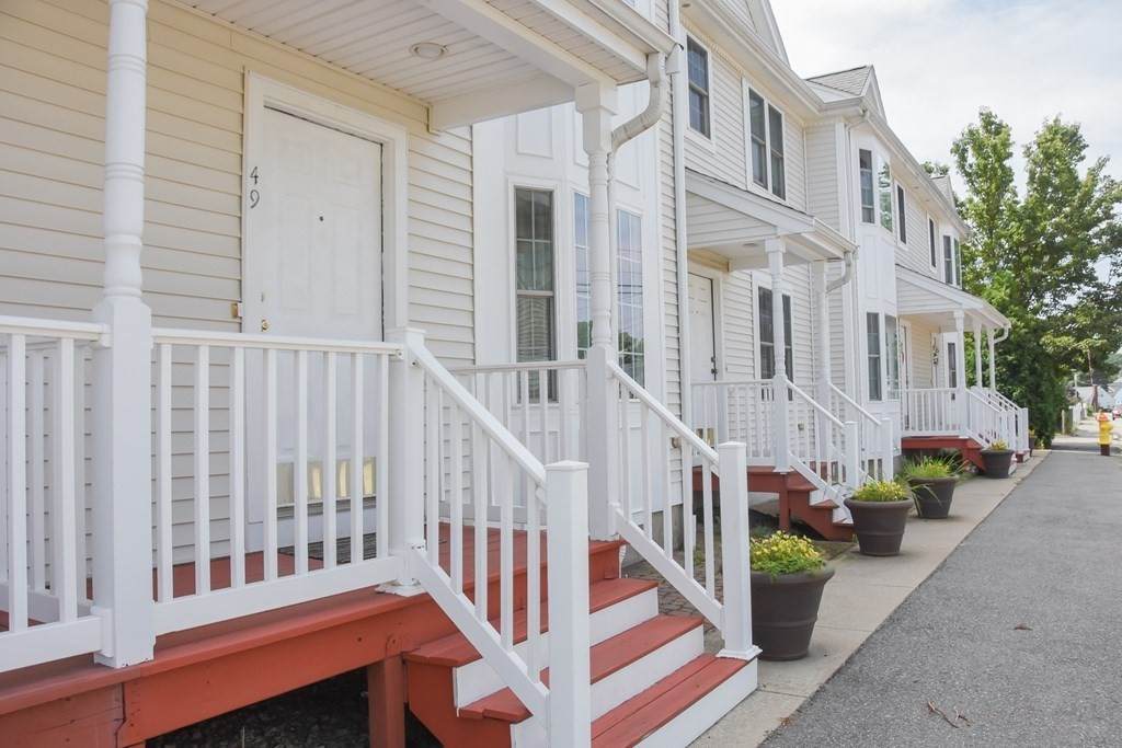 49 Sumner St - Photo 1