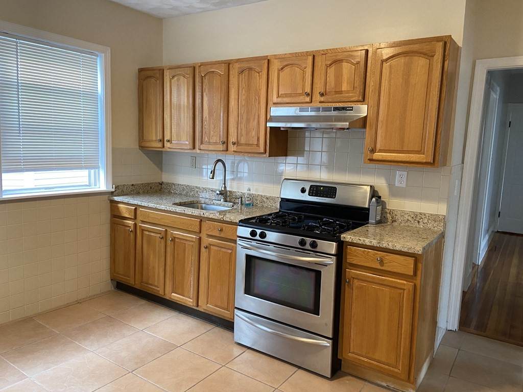 12 Rowell St - Photo 1