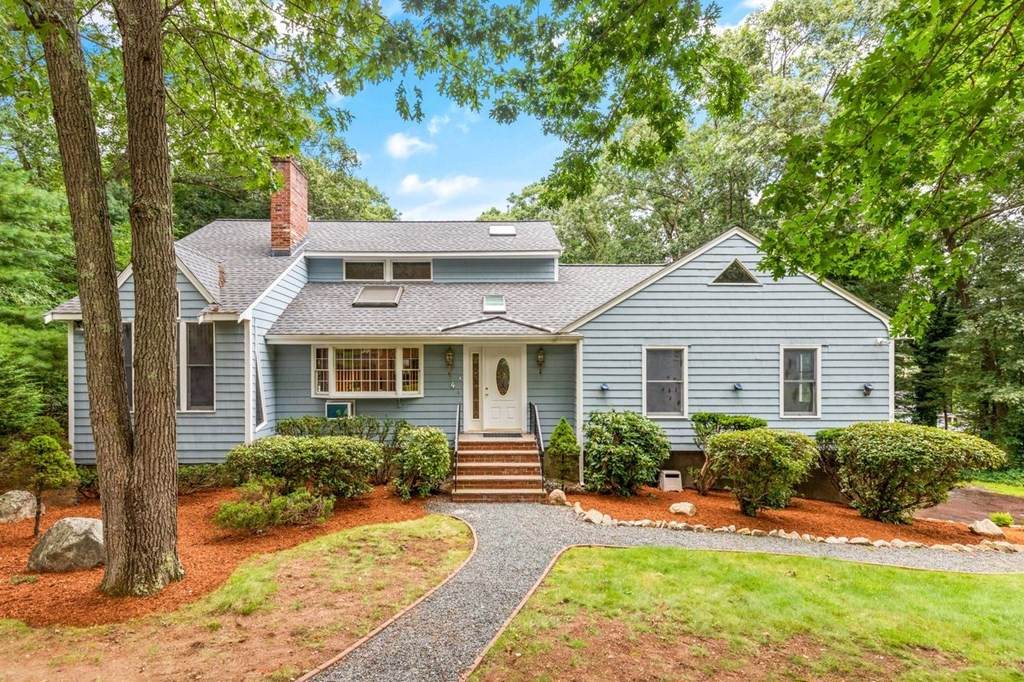 4 Sparhawk Drive - Photo 1