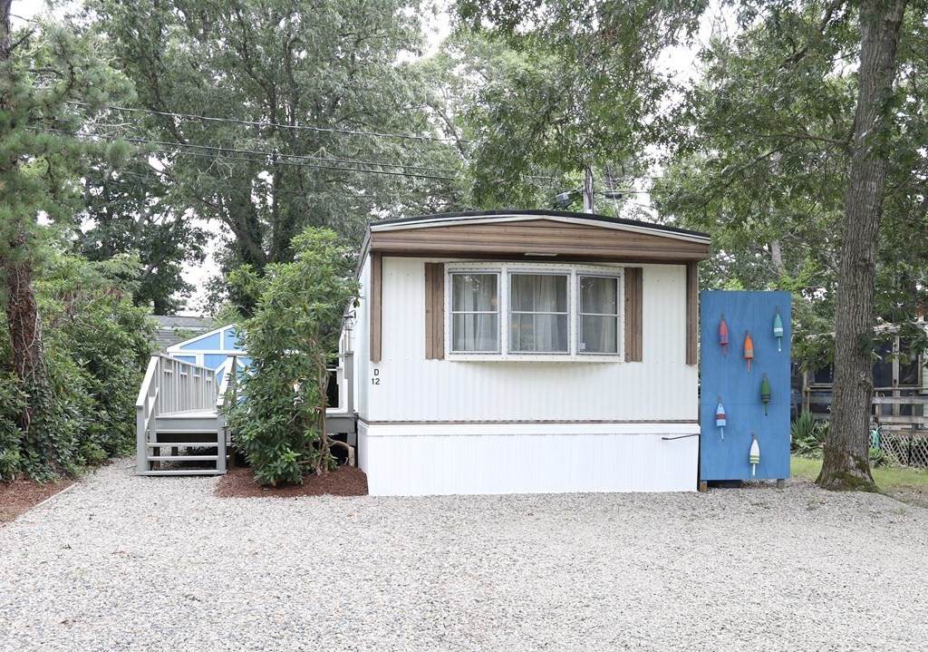 210 West Rd - Photo 1