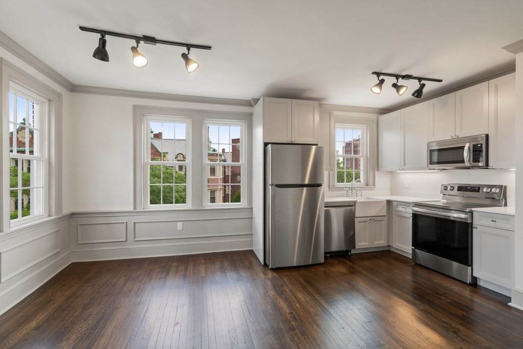 9 Dana St - Photo 1