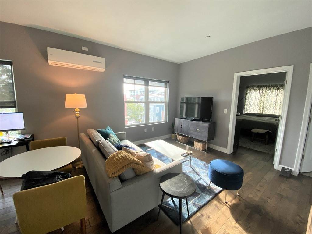 41 Saratoga St - Photo 1
