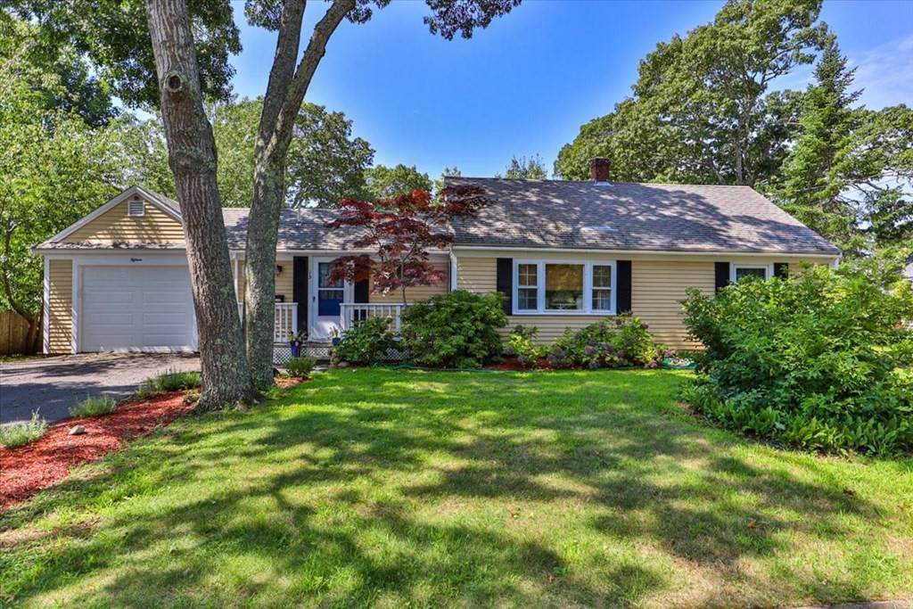 15 Sharon Rd - Photo 1