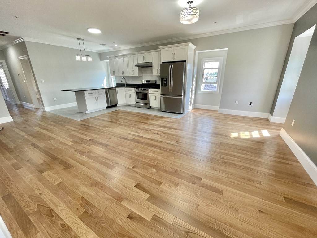 10 Midland - Photo 1
