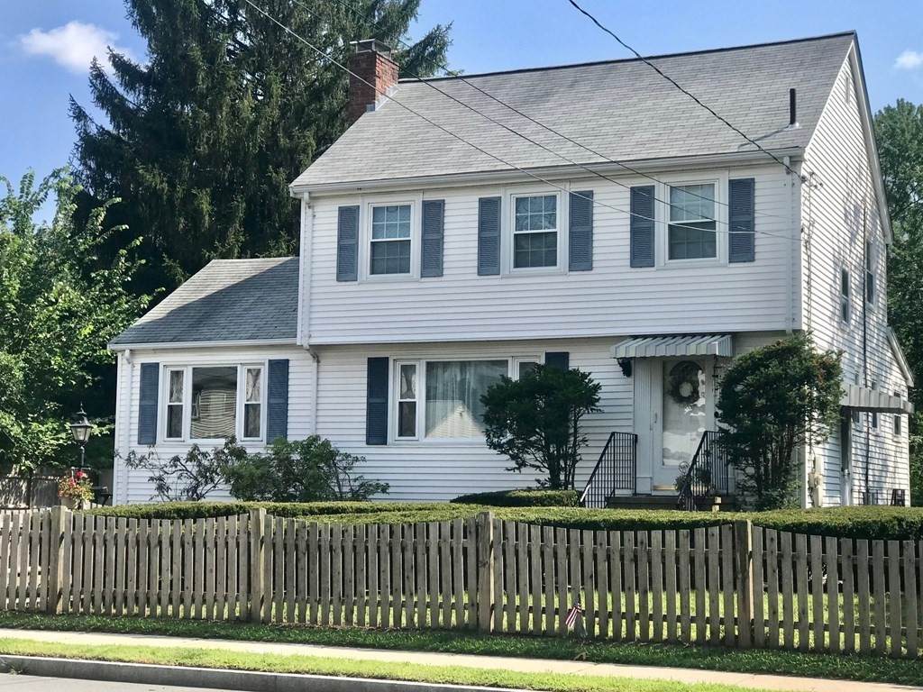1594 Great Plain Ave - Photo 1