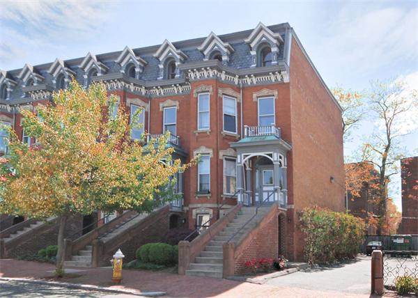70 Temple St - Photo 1