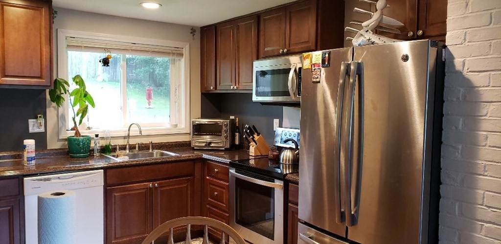99 Connell Ave - Photo 1