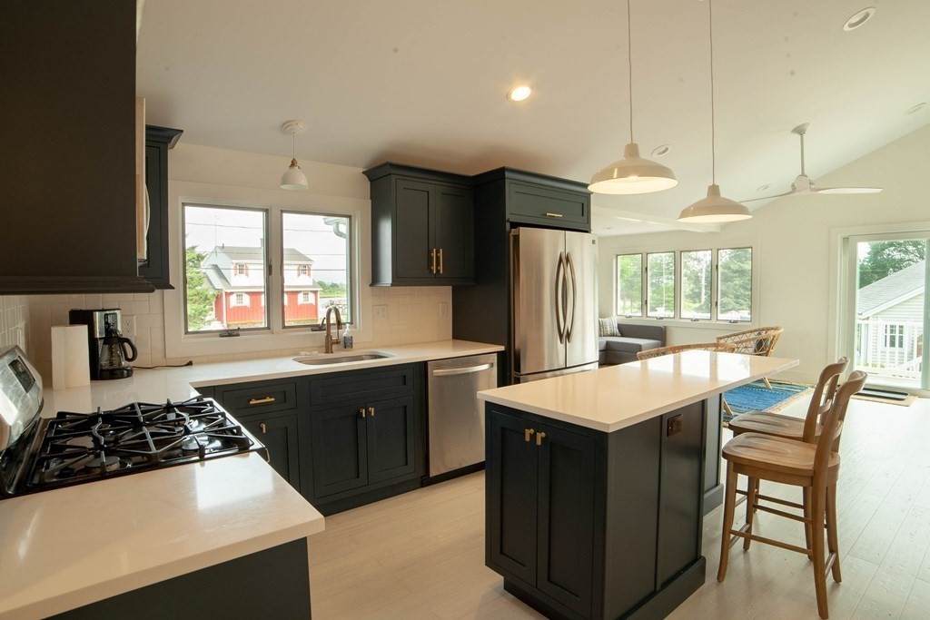 185 Balsam St - Photo 1