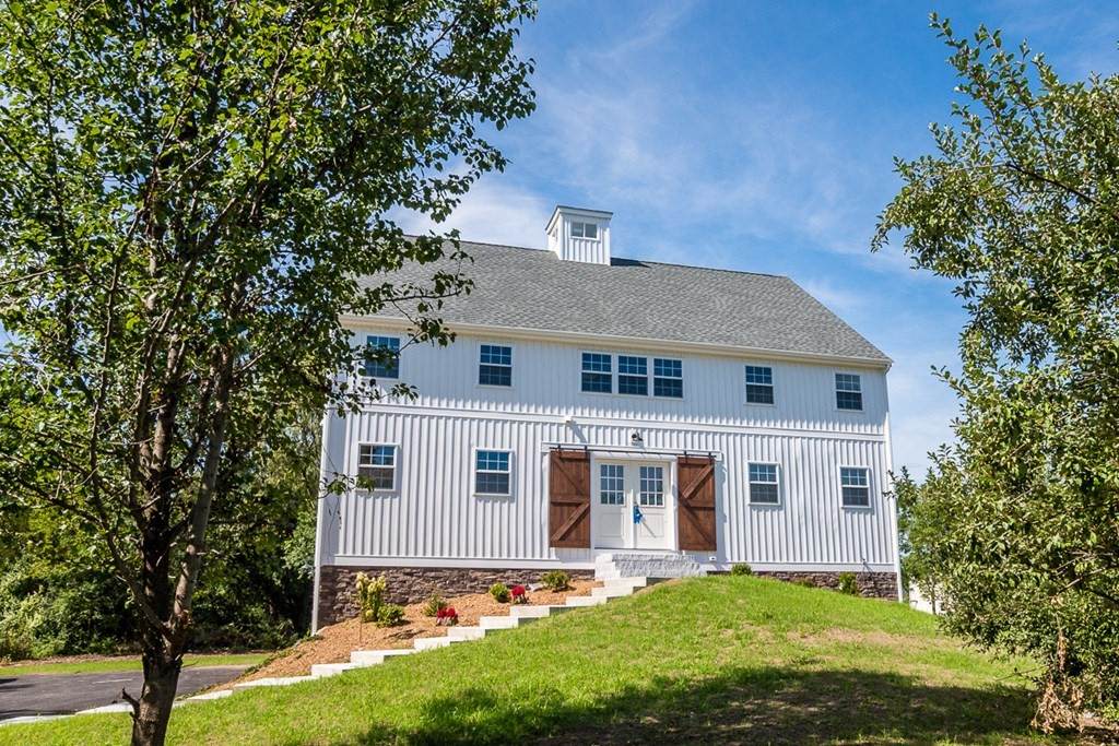 116 Tiffany St - Photo 1