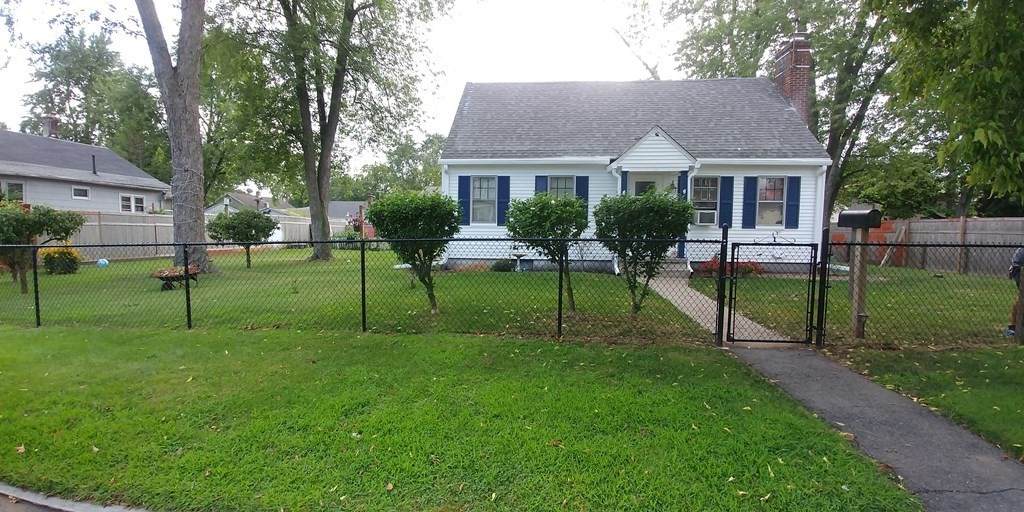 220 Denver St - Photo 1