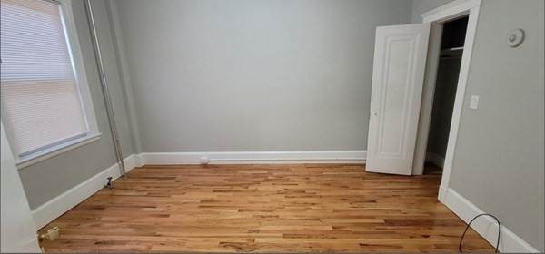 121 Hawthorne - Photo 1