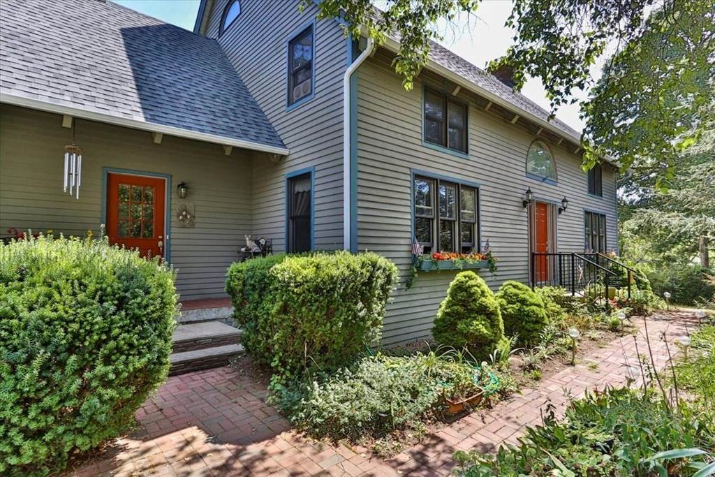 19 Aunt Debbys Rd - Photo 1