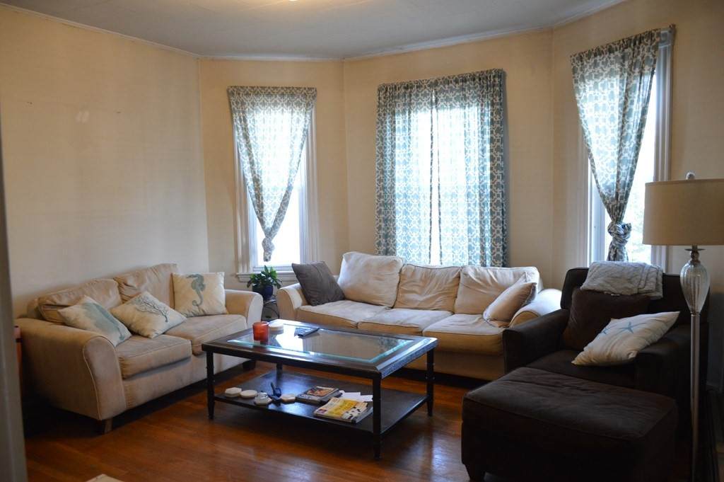 614 East 6th Street - Photo 1
