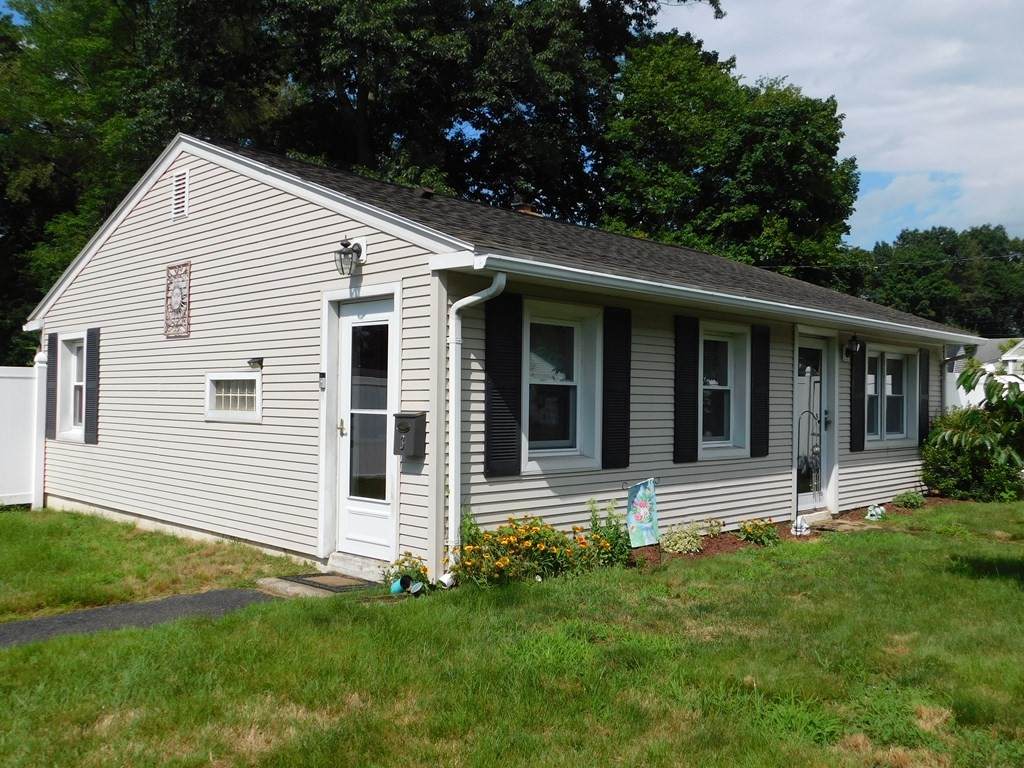 3 Sherman Ave - Photo 1