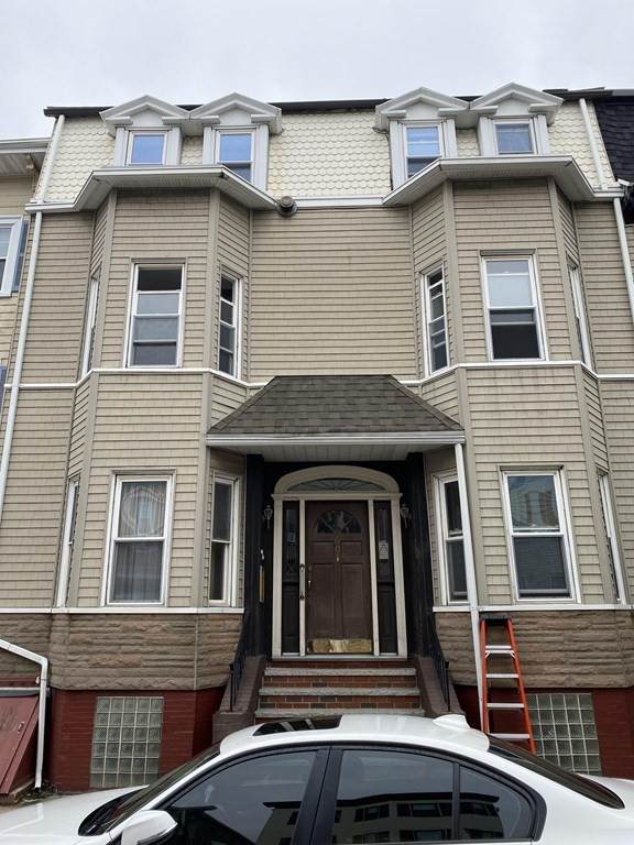 599 E 5th St - Photo 1