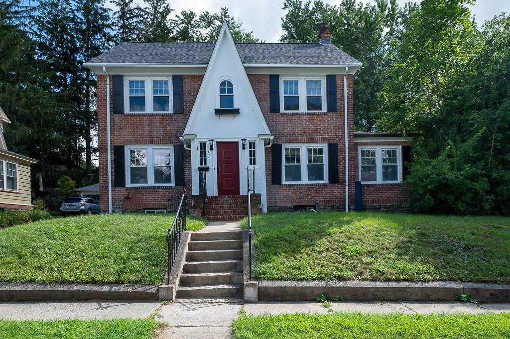 22 Longfellow Rd - Photo 1